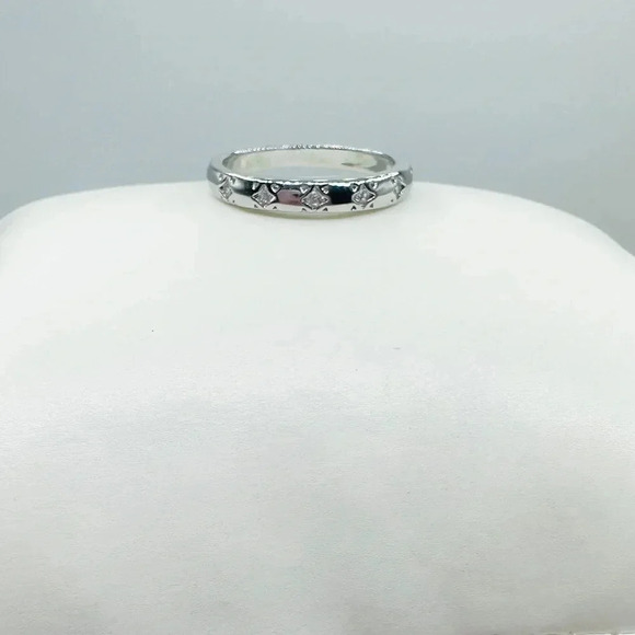 18K Silver Plated Star Rhinestones Stacking Band Ring in Silver - Picture 5 of 7